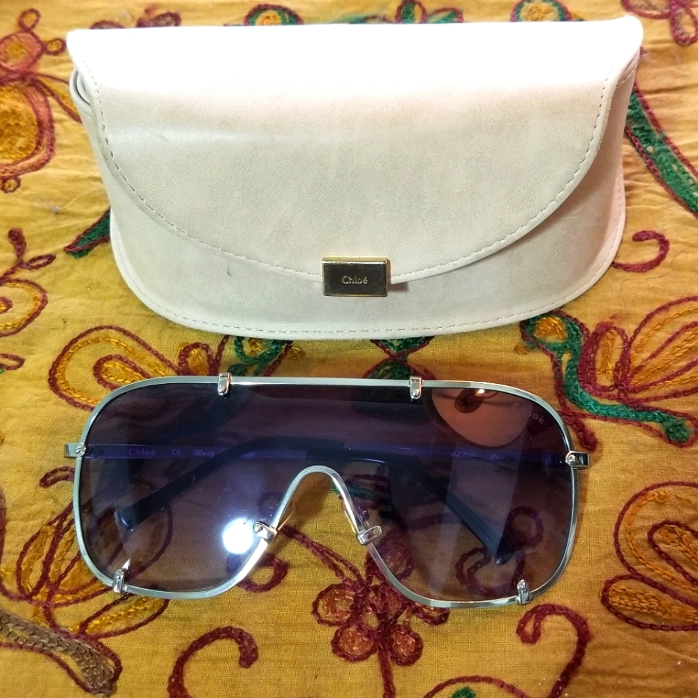 Chloé CL2101 Sunglasses. Rare Find 🦄🦄.